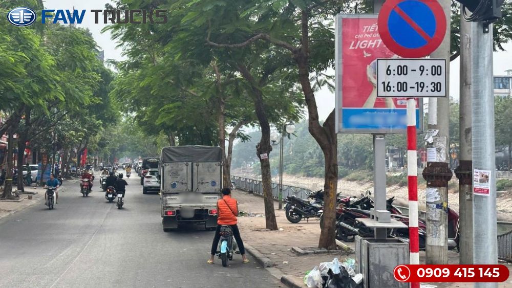 Mức phạt xe ô tô dừng đỗ nơi đường cấm giờ